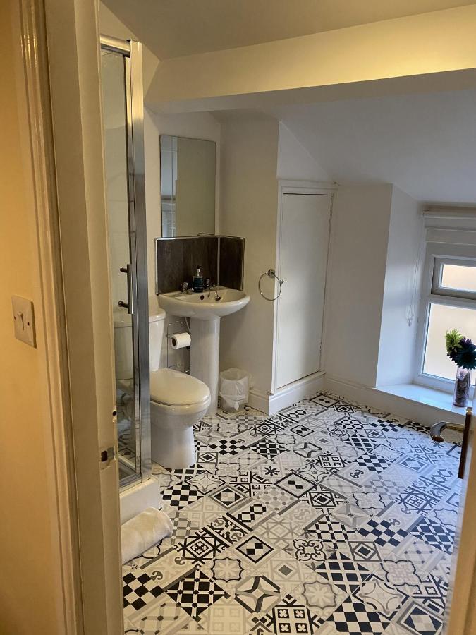 Number 19 Guest House - Self Check In - Under 4 Miles From Barrow In Furness Долтон-ін-Фернес Екстер'єр фото