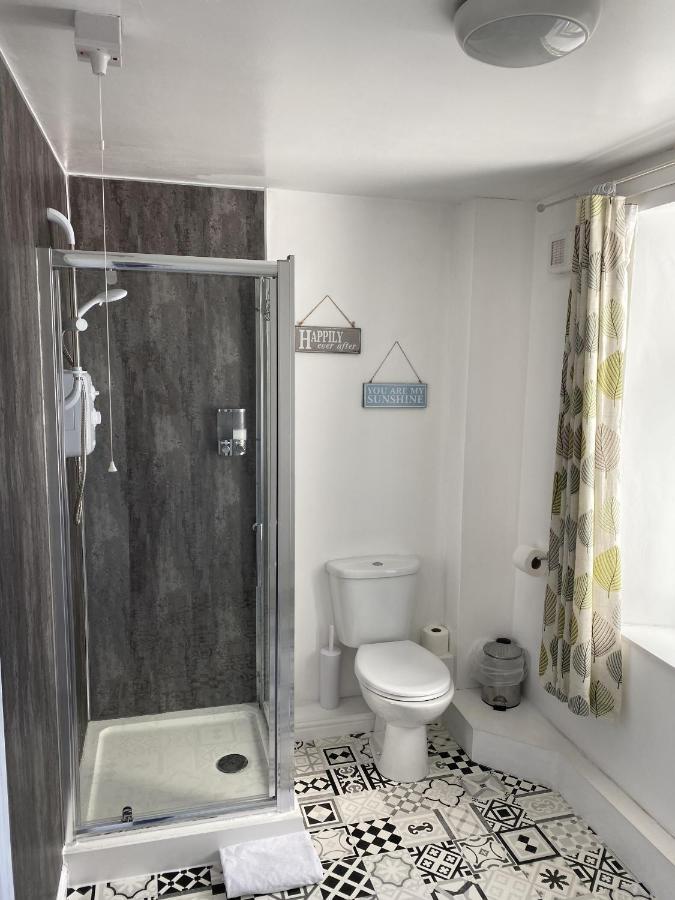 Number 19 Guest House - Self Check In - Under 4 Miles From Barrow In Furness Долтон-ін-Фернес Екстер'єр фото