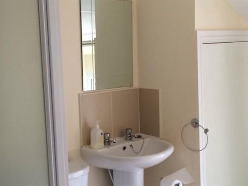 Number 19 Guest House - Self Check In - Under 4 Miles From Barrow In Furness Долтон-ін-Фернес Екстер'єр фото